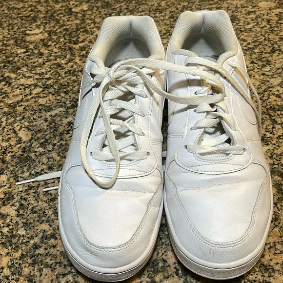 Nike - Picture 1 of 5